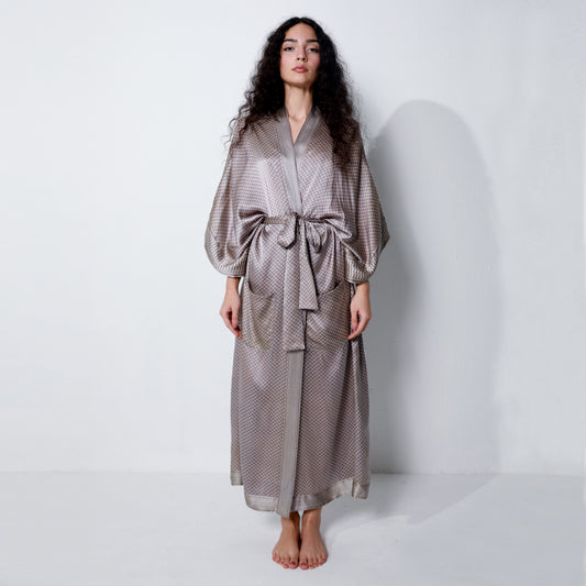 The Keffiyeh Robe Dark